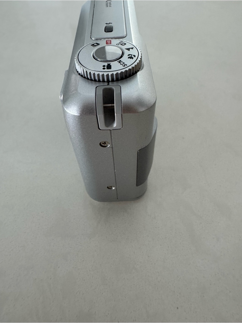 Kodak EasyShare C4333 4.0MP Silver Digital Camera 3X Optical Zoom-Tested WORKING - Picture 6 of 16